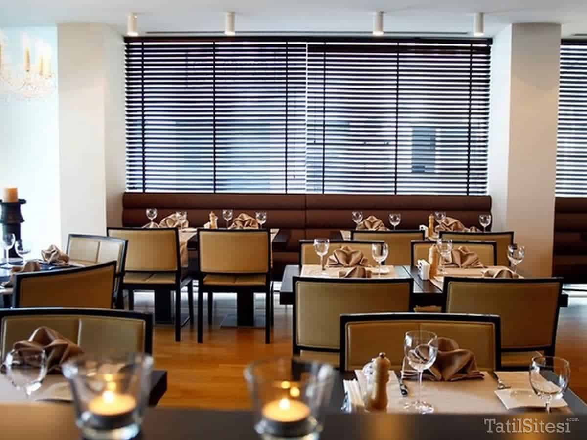 Bentley Hotel By Molton